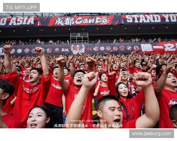 中超足球明星赛激情四溢球星汇聚展现足球魅力与团队精神