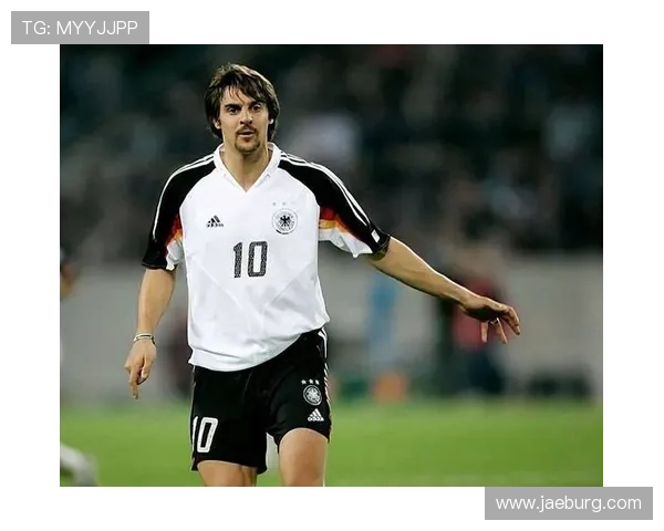 小鹰足球明星名字全解析助你了解球场上的璀璨星辰